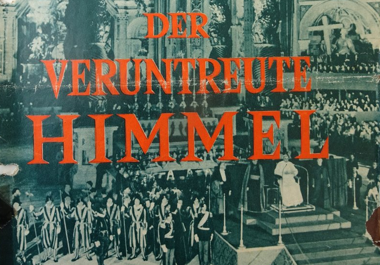 Abschnitt eines Buchcovers: ein schwarz-weißes Foto einer Menschenmenge in einer
Kirche. Auf einem erhobenen Stuhl sitzt der Papst. Über dem Bild in greller
Farbe: Der veruntreute Himmel.
